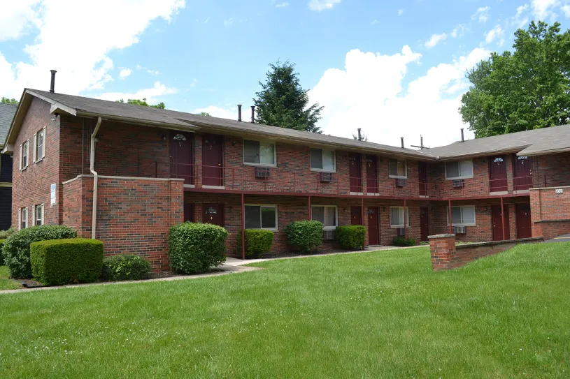 100 W Oakland Ave