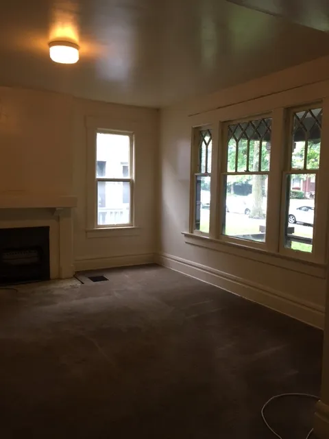 100 E Lane Ave
