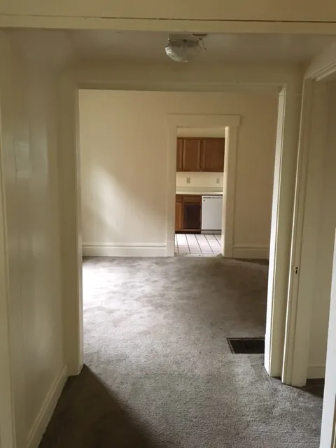 100 E Lane Ave