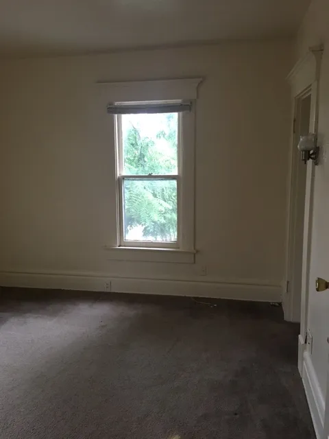 100 E Lane Ave