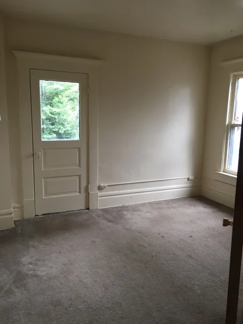100 E Lane Ave