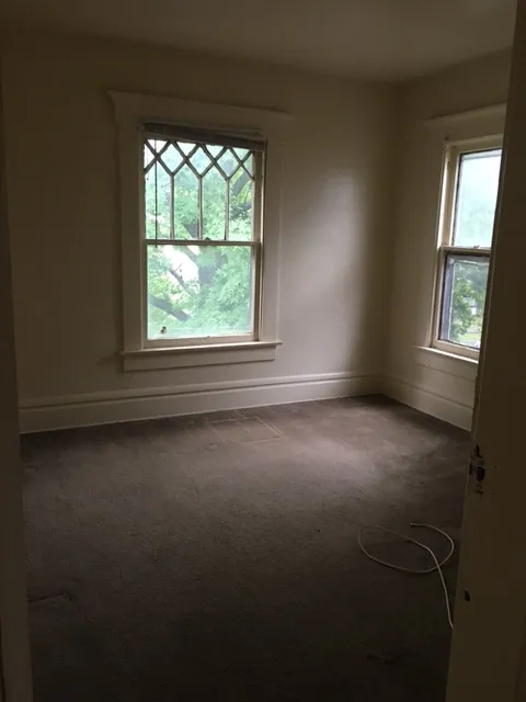 100 E Lane Ave