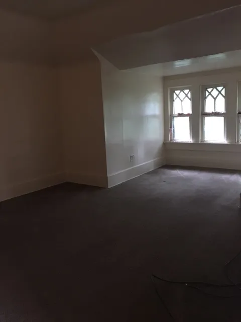 100 E Lane Ave