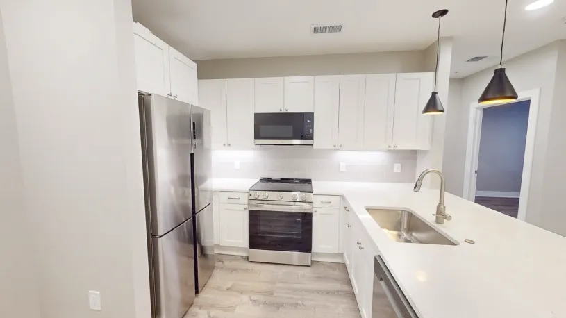 100 W Oakland Ave Apt 1F