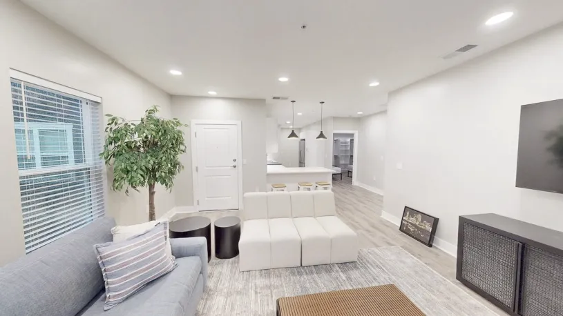 100 W Oakland Ave Apt 1I