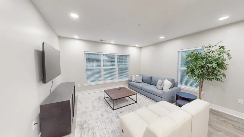100 W Oakland Ave Apt 1I