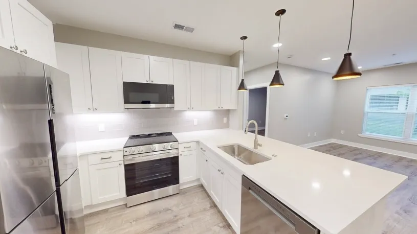 100 W Oakland Ave Apt 1E