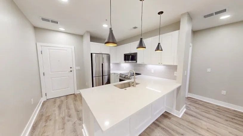 100 W Oakland Ave Apt 1E