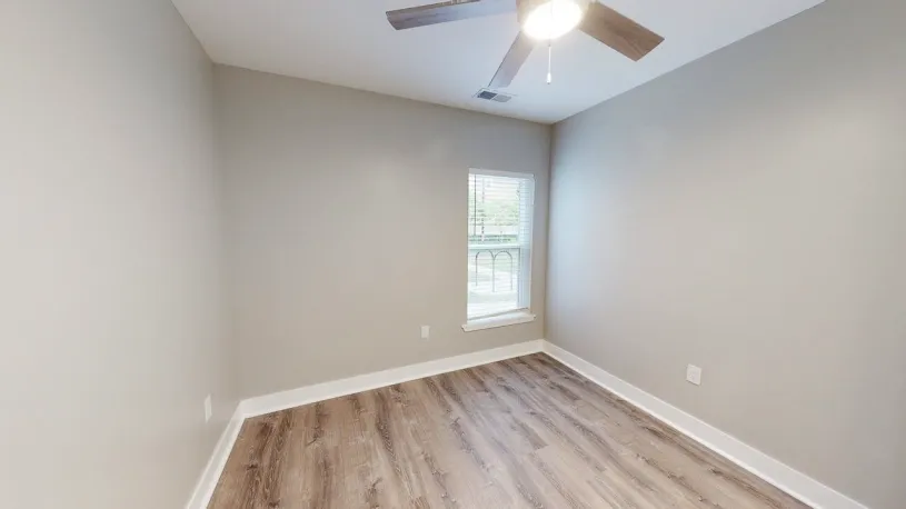 100 W Oakland Ave Apt 1E