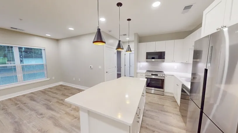 100 W Oakland Ave Apt 1H