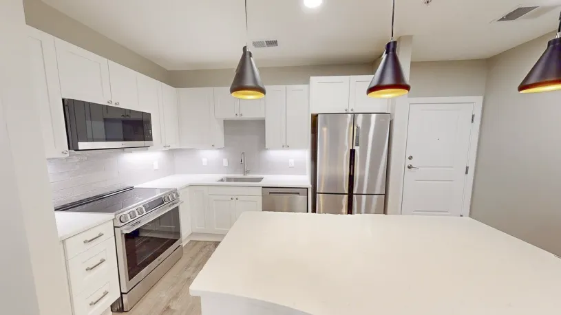 100 W Oakland Ave Apt 1H