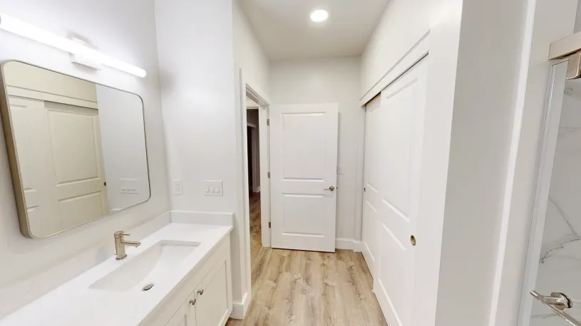 100 W Oakland Ave Apt 1H