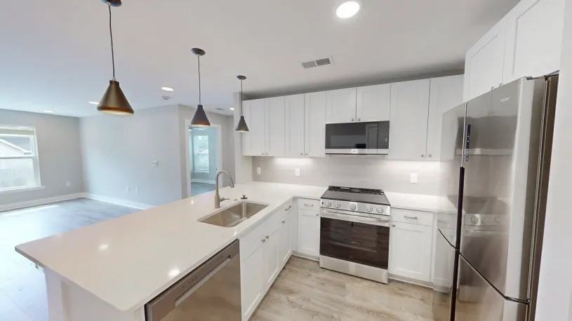 100 W Oakland Ave Apt 2C