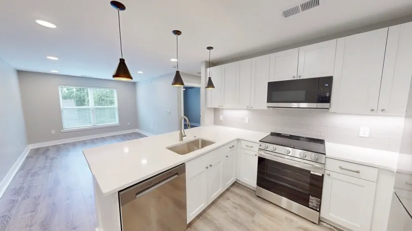 100 W Oakland Ave Apt 2D