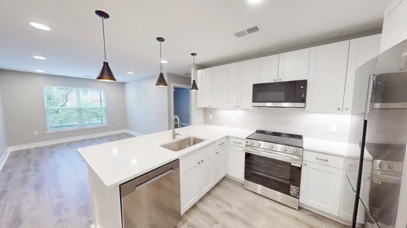 100 W Oakland Ave Apt 2E