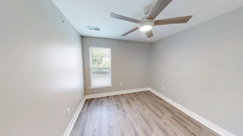 100 W Oakland Ave Apt 2E