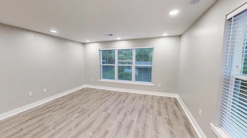 100 W Oakland Ave Apt 2J