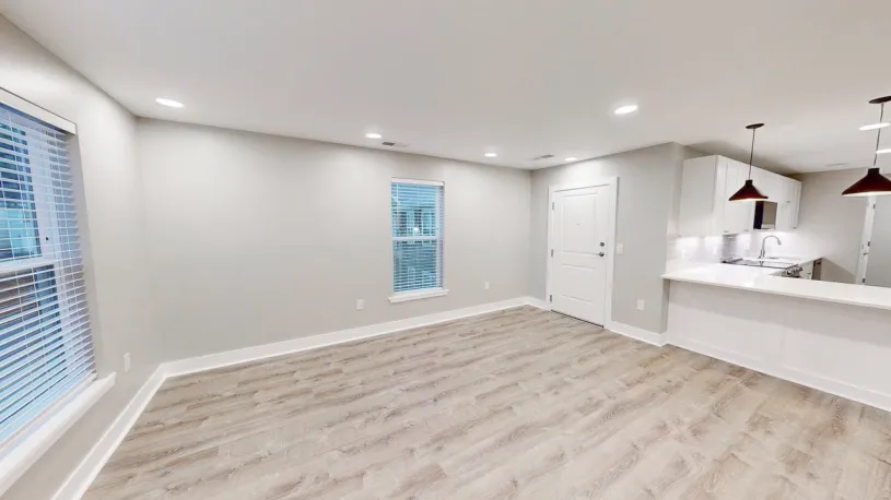 100 W Oakland Ave Apt 2J