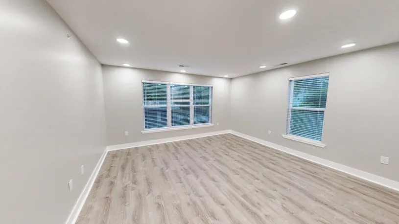 100 W Oakland Ave Apt 2J