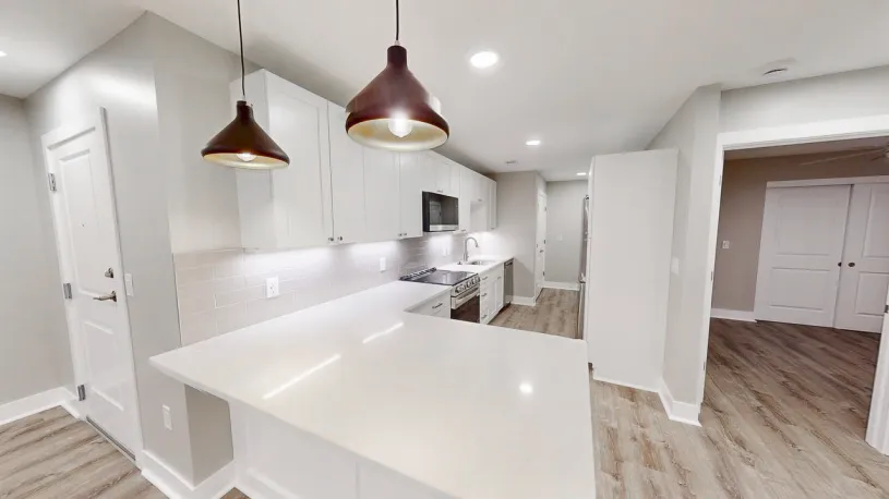 100 W Oakland Ave Apt 2J