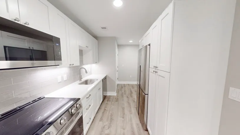 100 W Oakland Ave Apt 2J