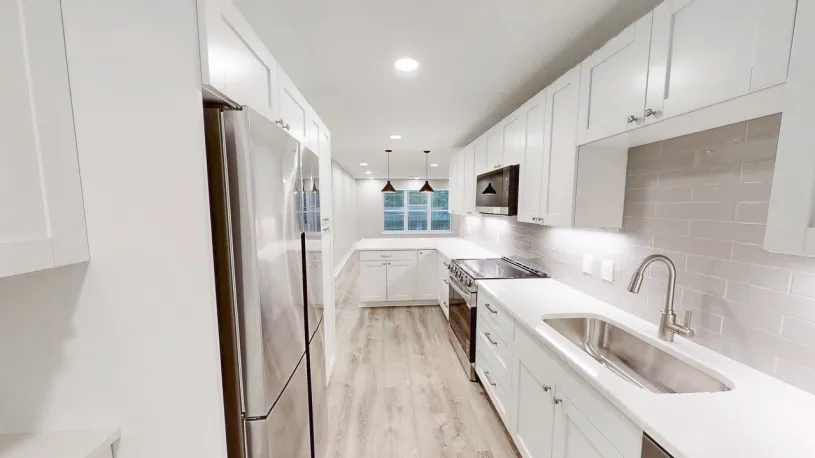 100 W Oakland Ave Apt 2J