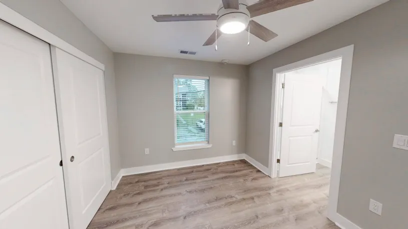 100 W Oakland Ave Apt 2J