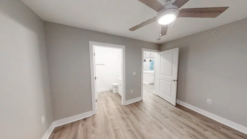 100 W Oakland Ave Apt 2J