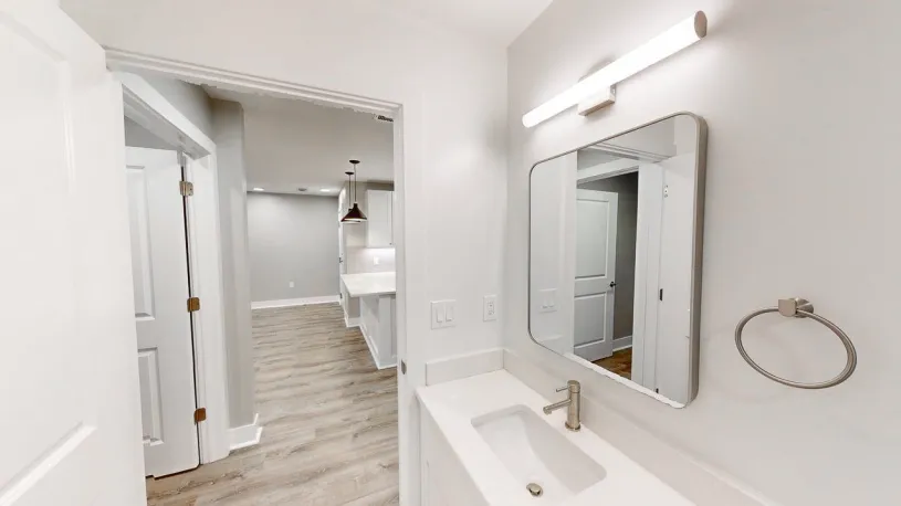 100 W Oakland Ave Apt 2J