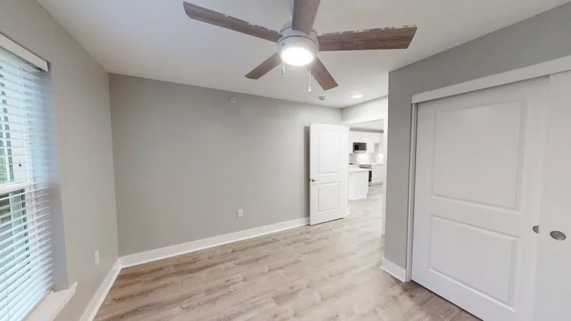 100 W Oakland Ave Apt 2J