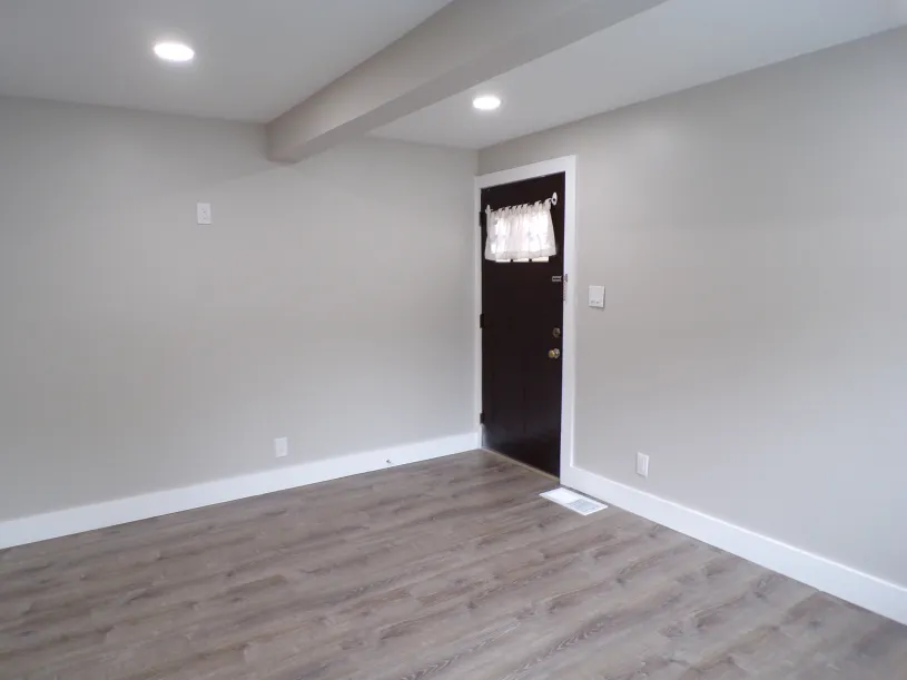 245 W Norwich Ave Apt A ~ Renovated 