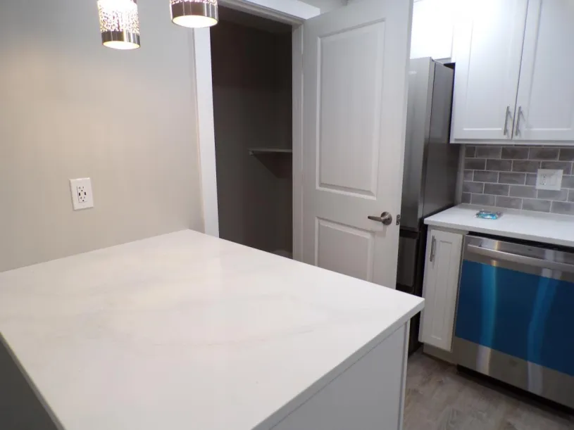 118 W Dodridge St Apt C ~ Two Bedroom 