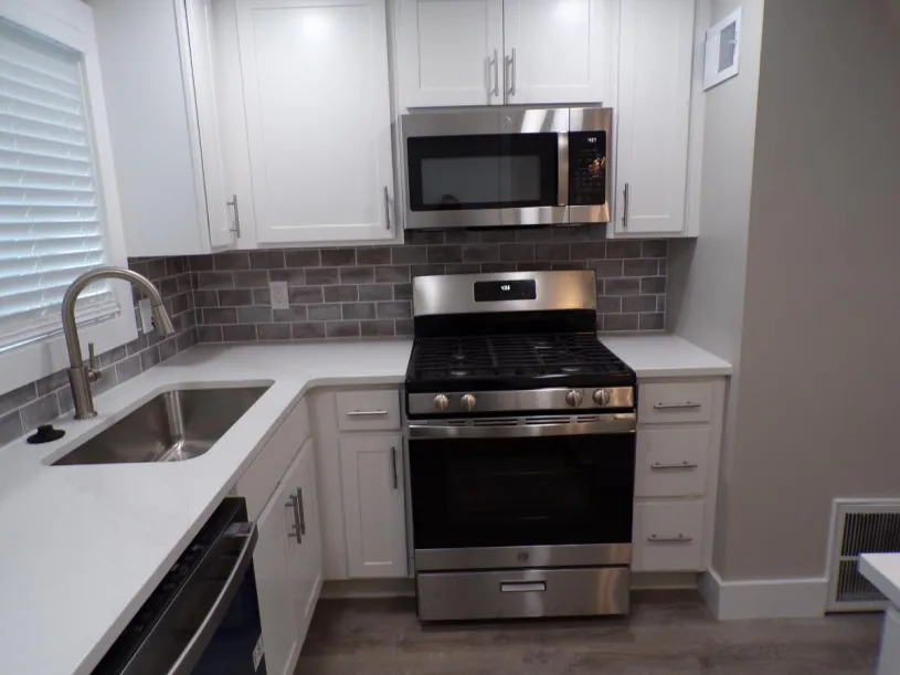 118 W Dodridge St Apt C ~ Two Bedroom 
