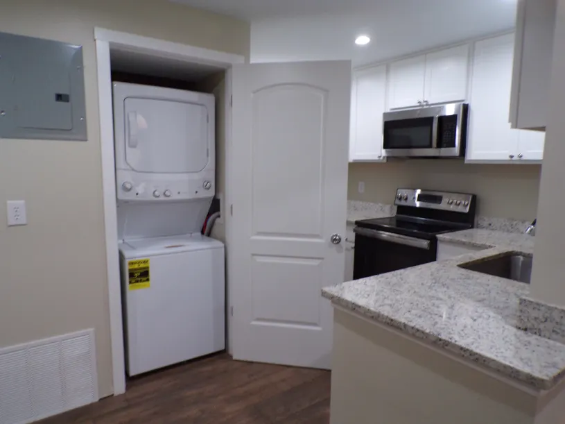 245 W Norwich Ave Apt B
