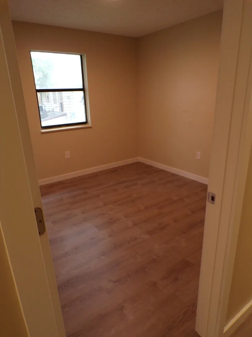 50 W Northwood Ave Apt C