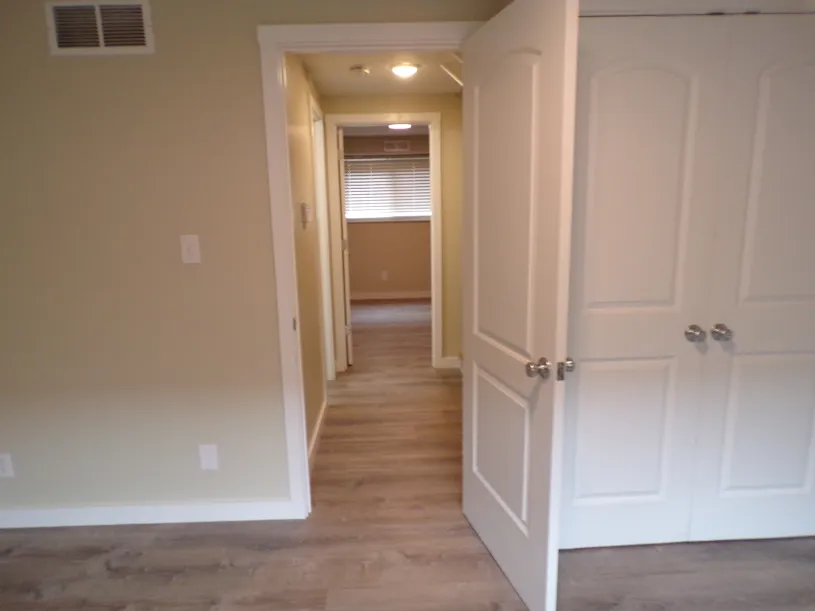 245 W Norwich Ave Apt B