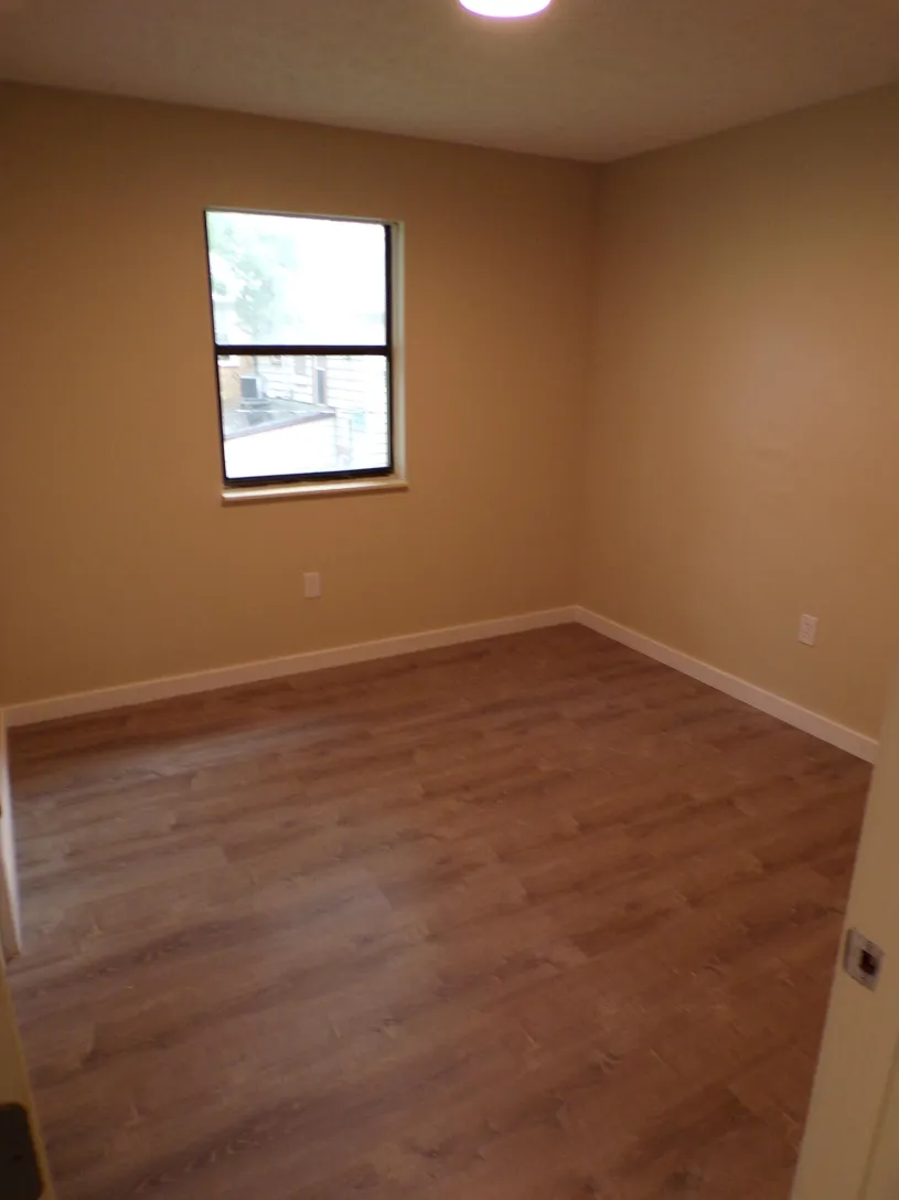 50 W Northwood Ave Apt C