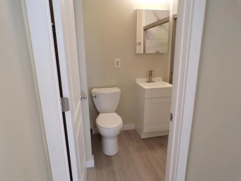 29 E Norwich Ave 1BR - Remodeled Unit C