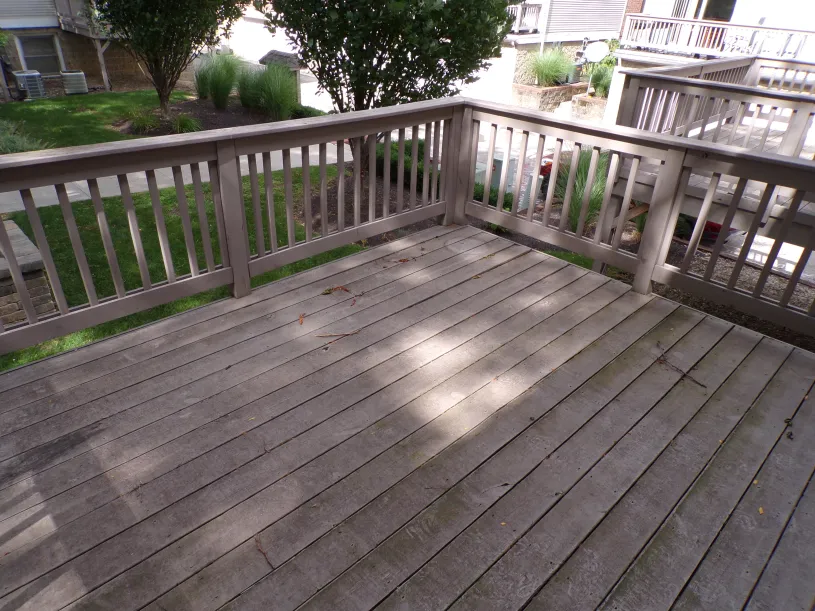 76 W Hubbard Ave