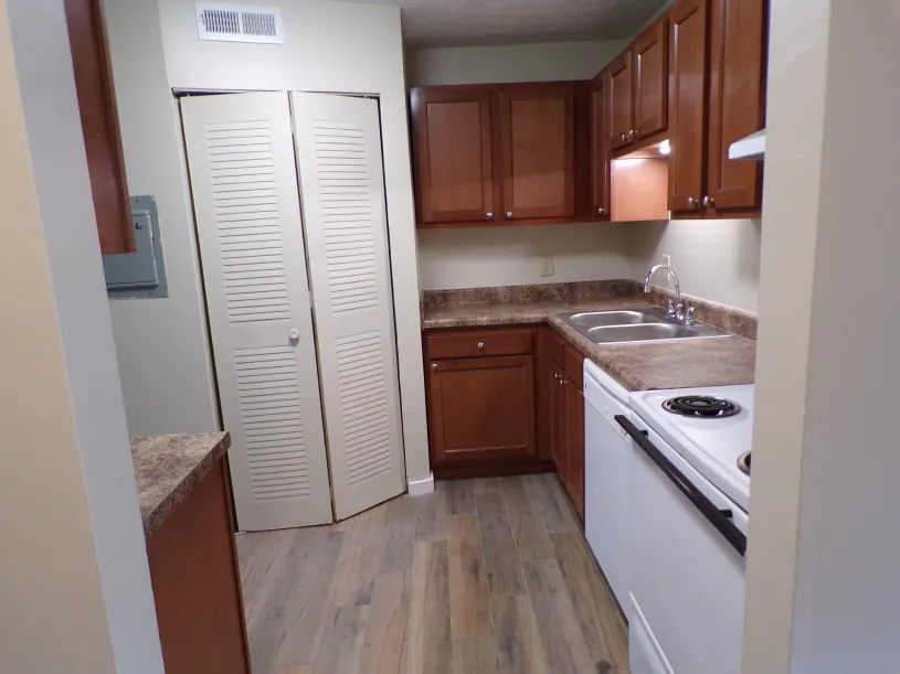 198 E 16th Ave Apt B10