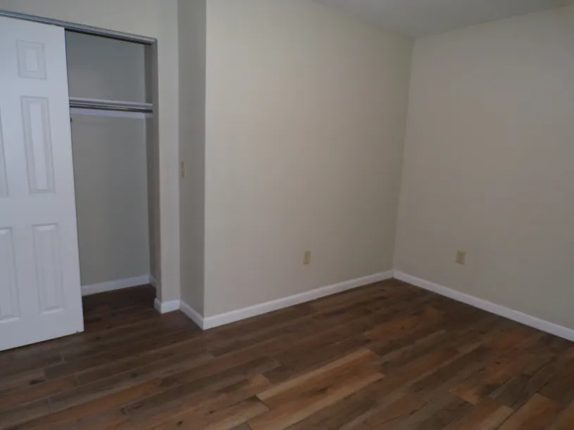 114 E Norwich Ave Apt E