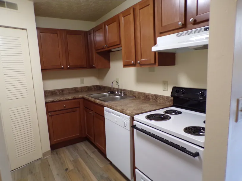 198 E 16th Ave Apt B5