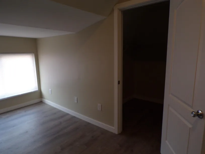 46 W 10th Ave Apt B ~ 5BR
