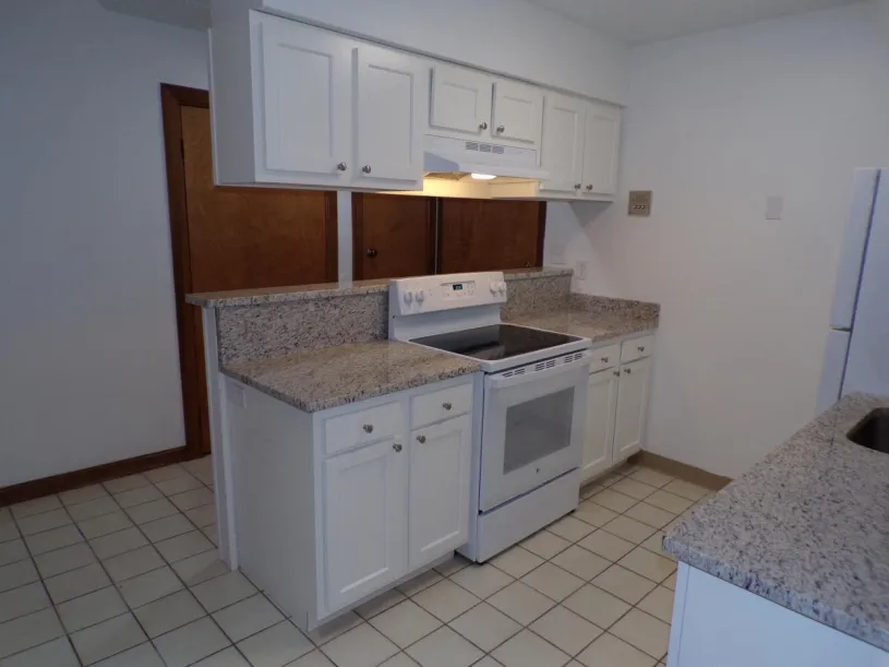 687 N High St Apt 3D