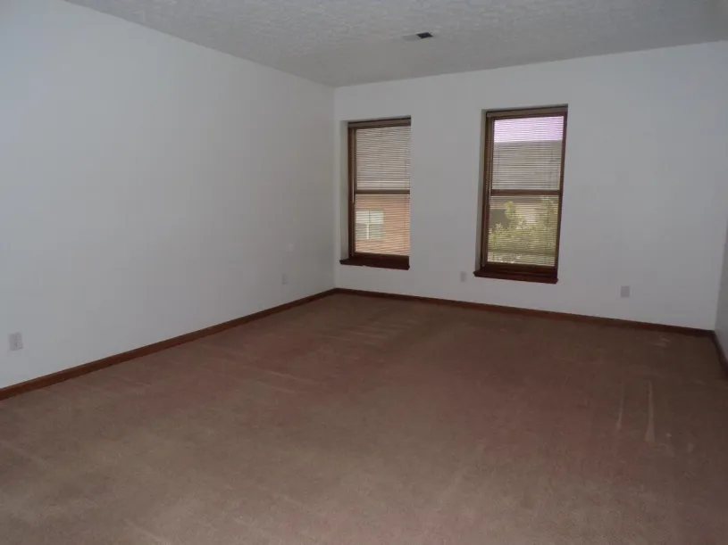 687 N High St Apt 3D