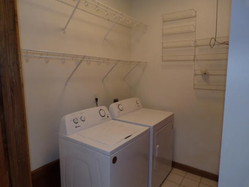 687 N High St Apt 3D