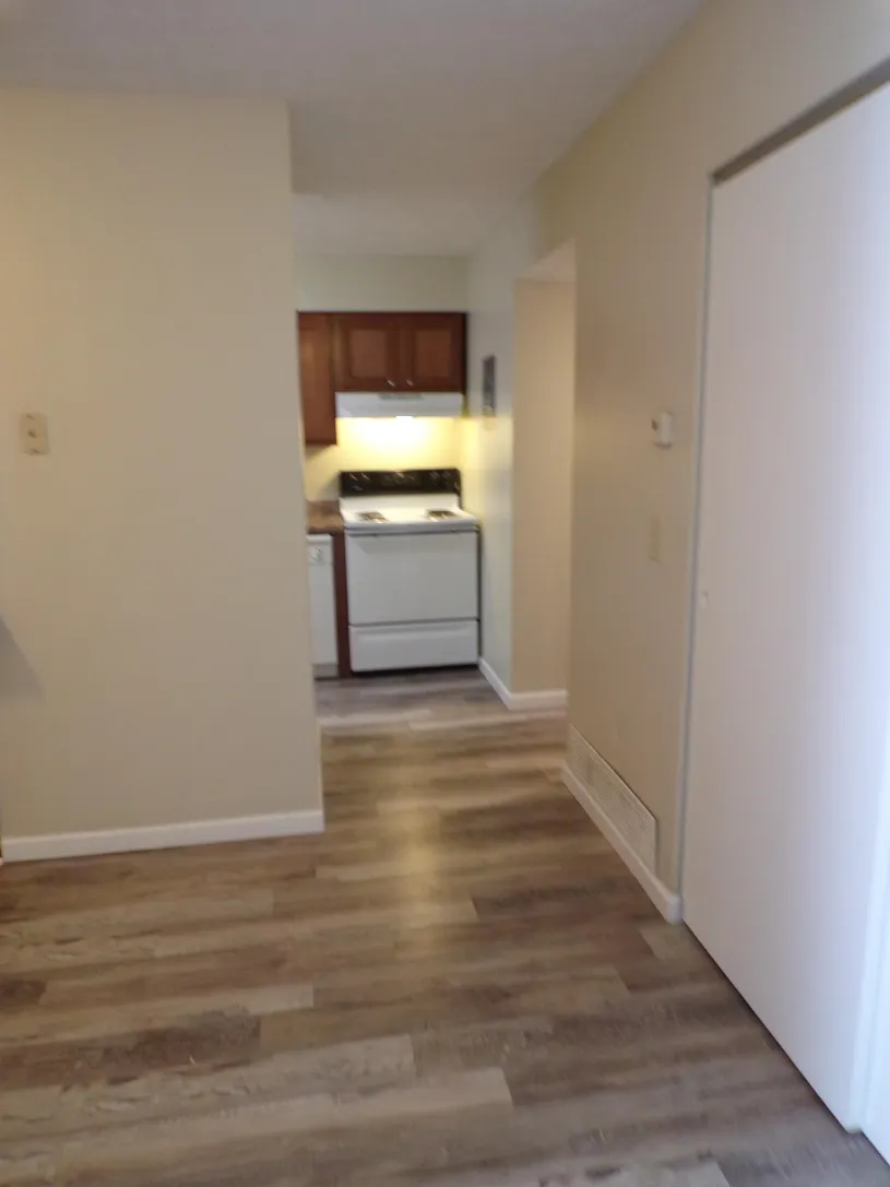114 E Norwich Ave Apt B