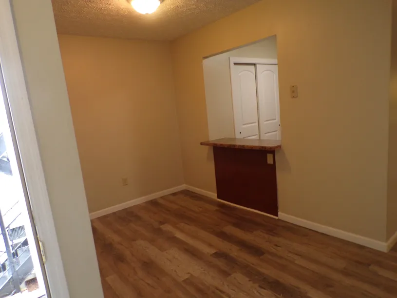 114 E Norwich Ave Apt B