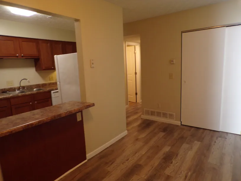 114 E Norwich Ave Apt B