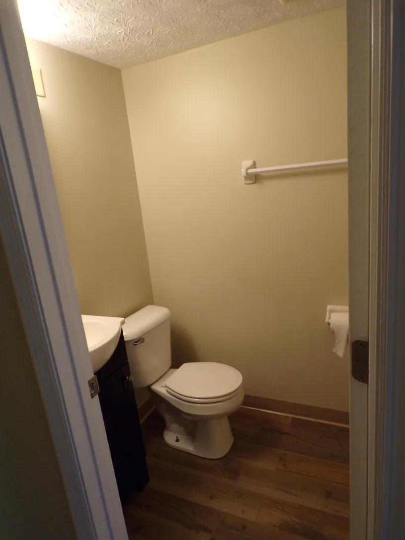 114 E Norwich Ave Apt B